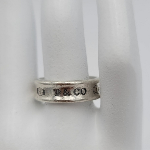 Iconic Tiffany Ring - Picture 4 of 5